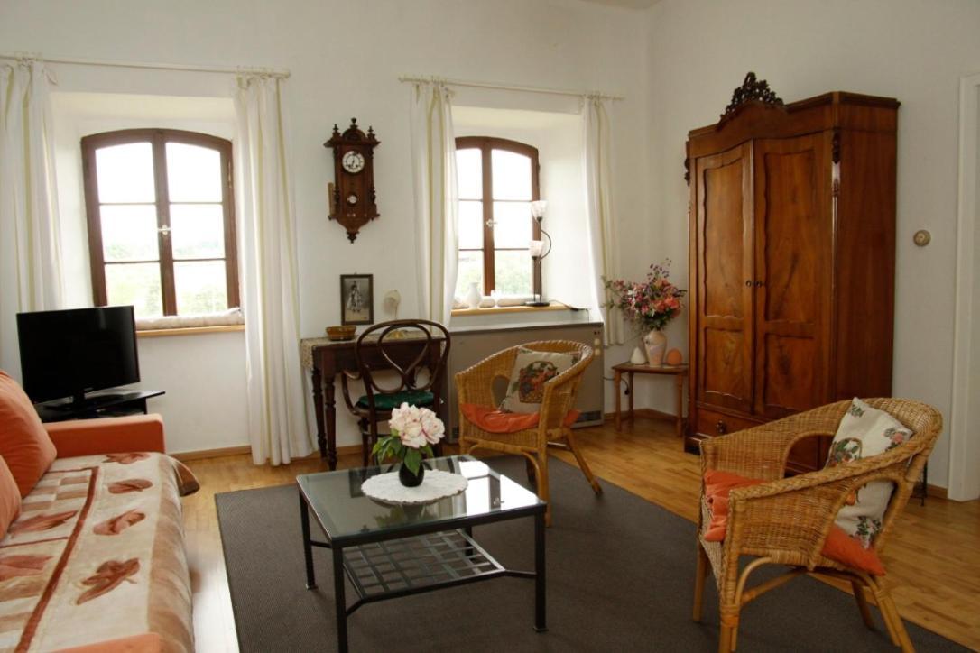 Apartamento Kapelle - Urlaub Auf Dem Weingut Maring-Noviand Exterior foto